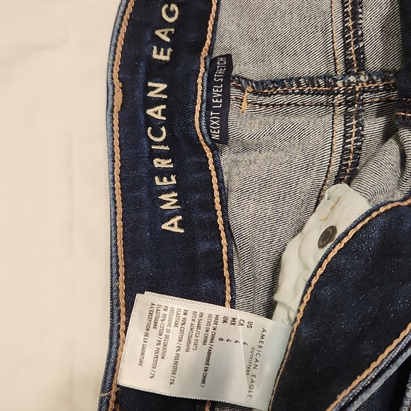 American Eagle Distressed Shorts - Picture 4 of 4